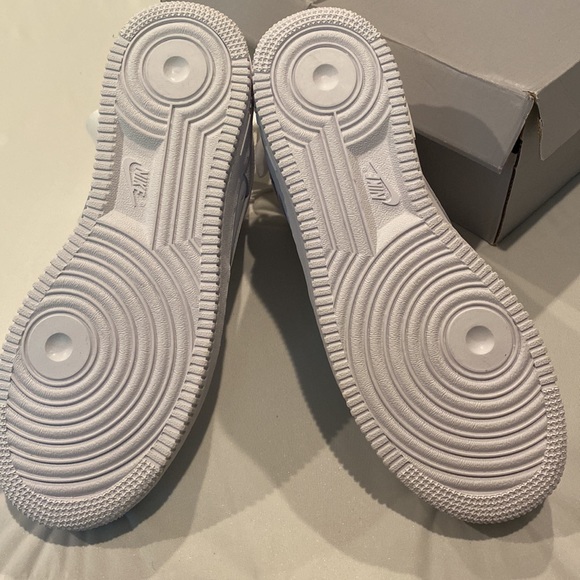 Nike Air Force 1 High New with box!! - Picture 4 of 4